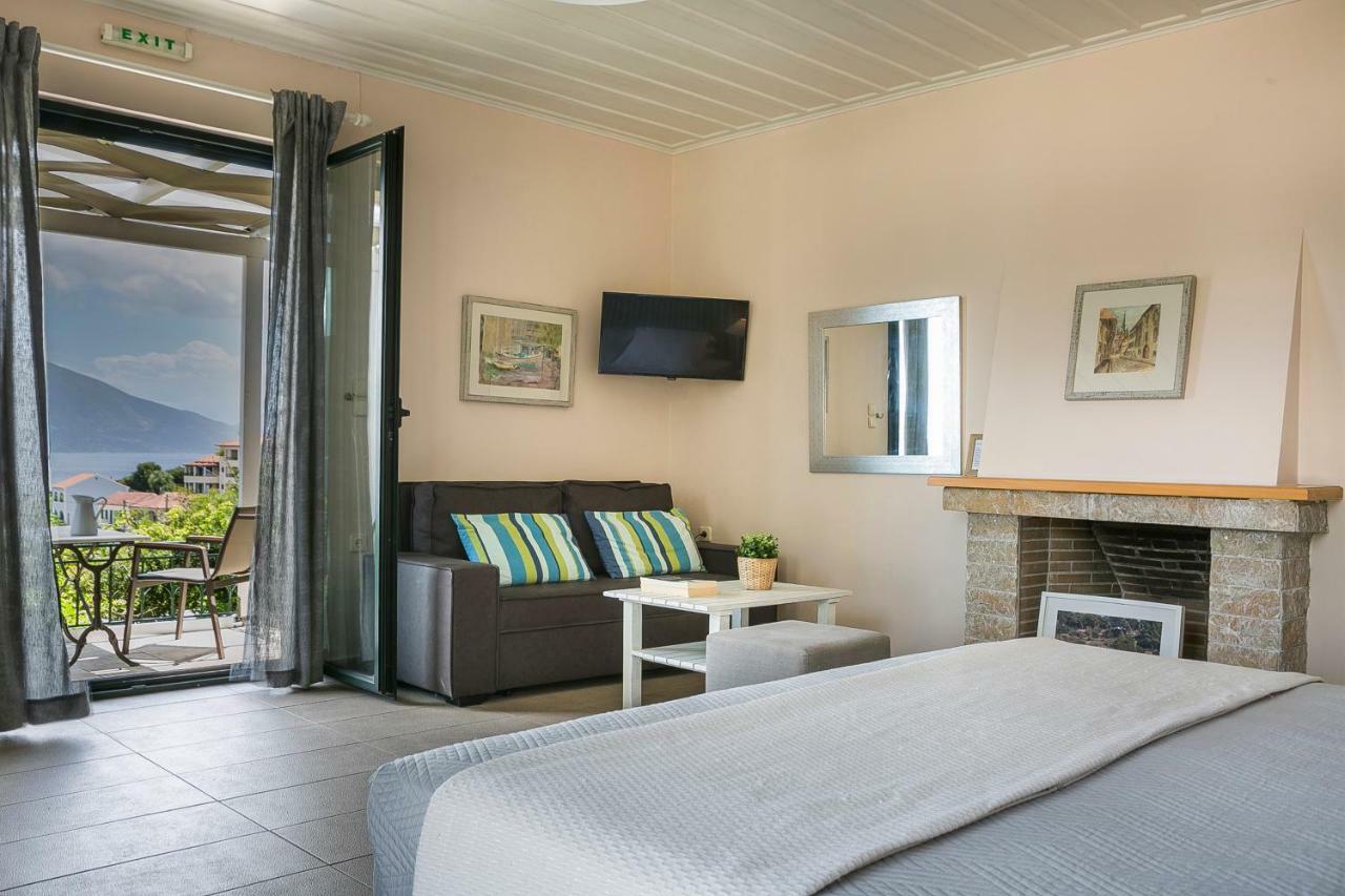 Martini Waterfront Suites Fiskardo Eksteriør billede