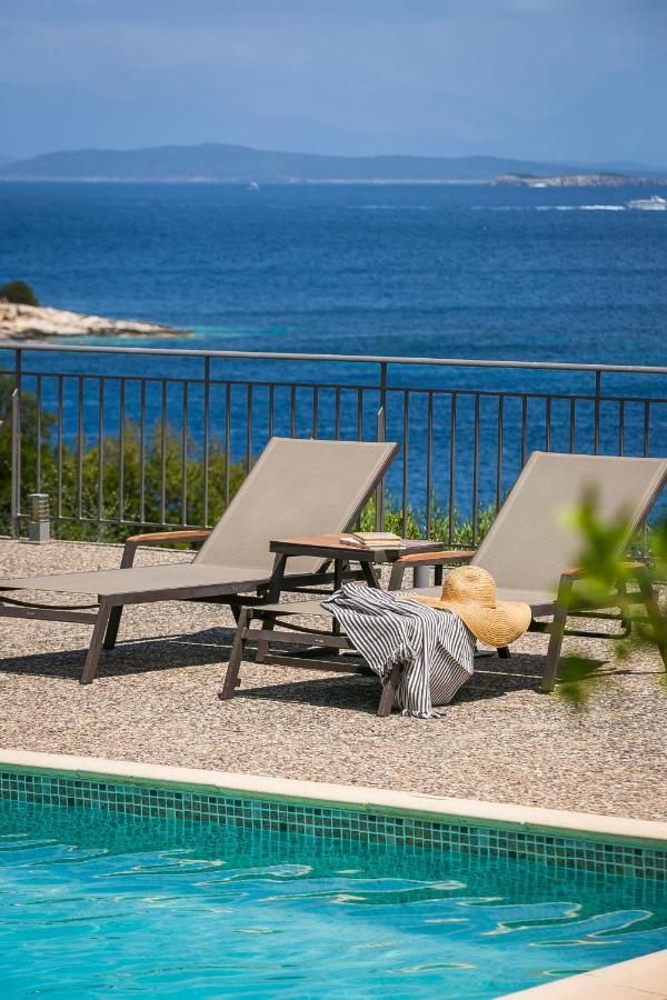 Martini Waterfront Suites Fiskardo Eksteriør billede